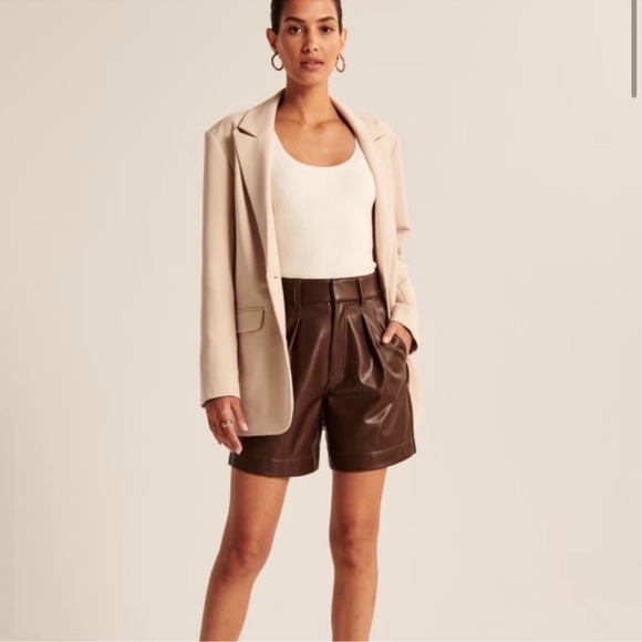 New Abercrombie & Fitch Vegan Leather Shorts Hi Waist Dark Brown Large - Picture 2 of 8